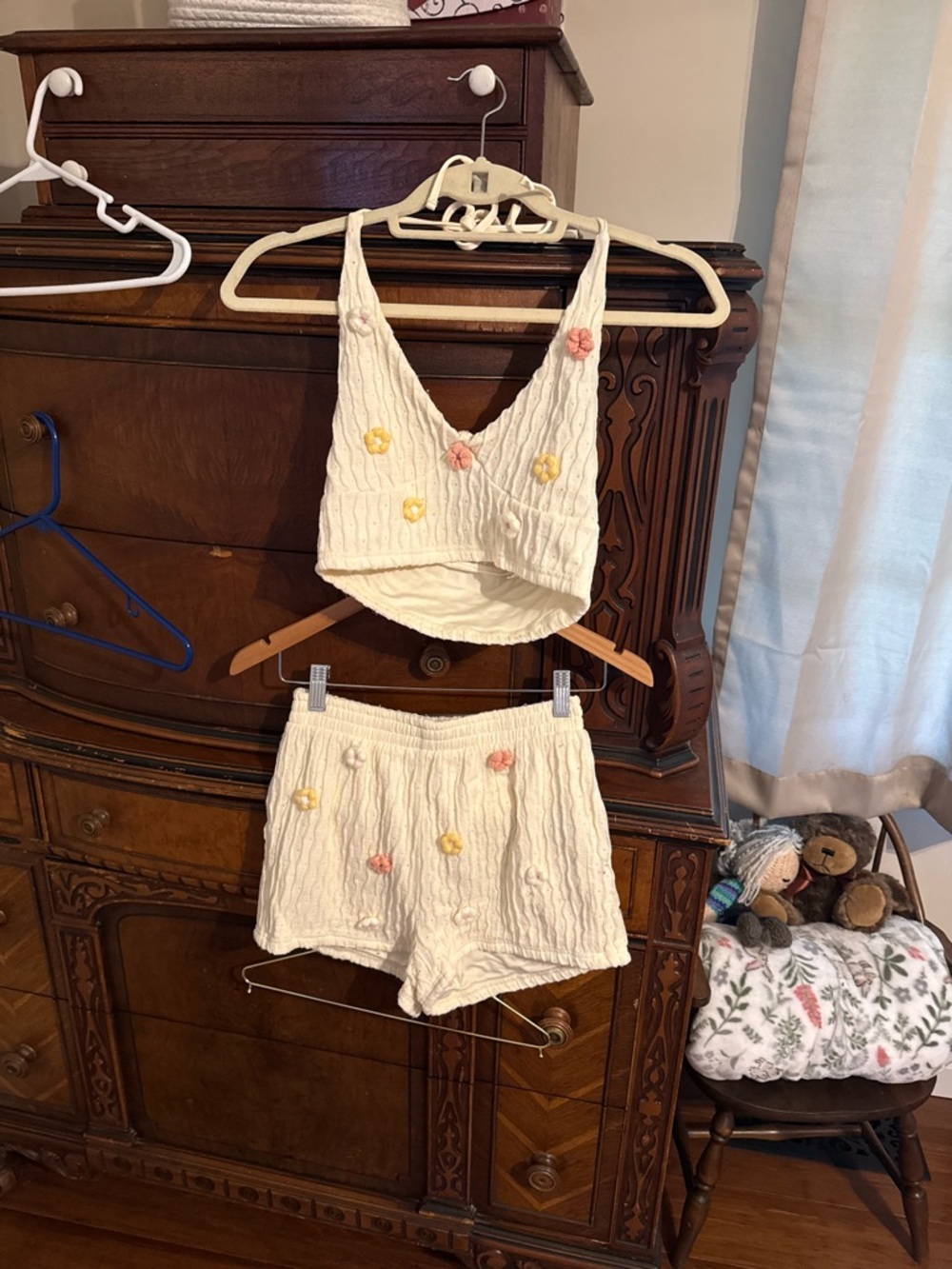 Pale yellow Two-Piece Floral Appliqué Loungewear Set